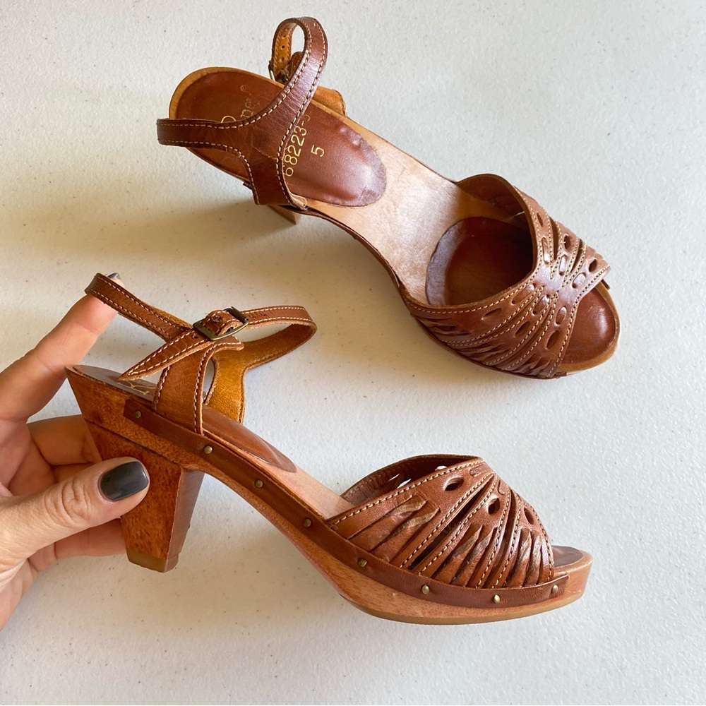 Kinney Shoes Size 5 Tan Brown Genuine Leather Cage Style Wooden Clog Heel Sandal